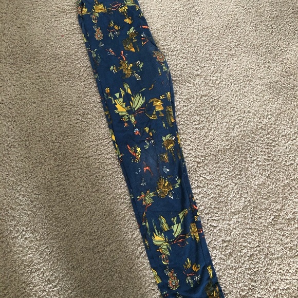 4 pairs of lularoe leggings. - Picture 3 of 4